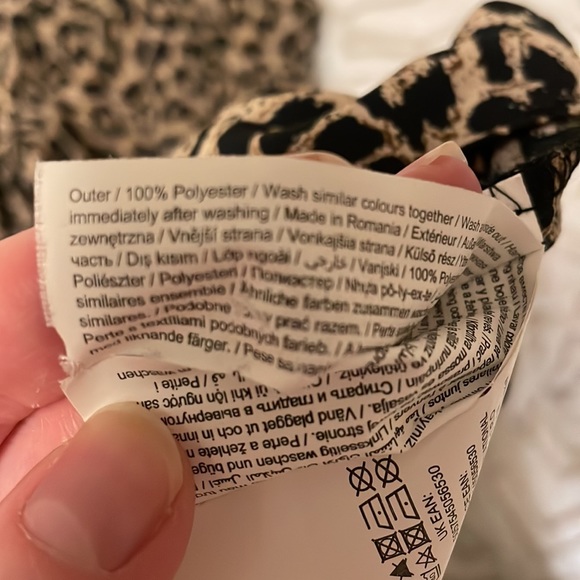 Leopard print top with bell sleeves size 10 - Picture 7 of 7